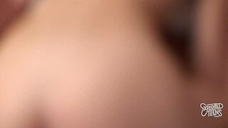 Chétif 18 Yr Old Teen Gets Creampied